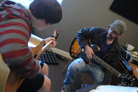 Nashville Session Guitarist Andrew Timothy teaching a guitar lesson